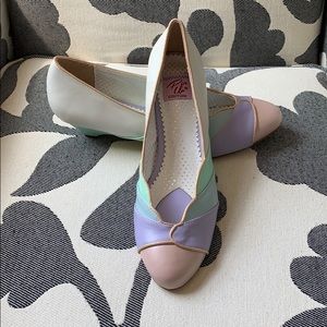 Multicolor Faux Leather Scalloped Kitten Heel